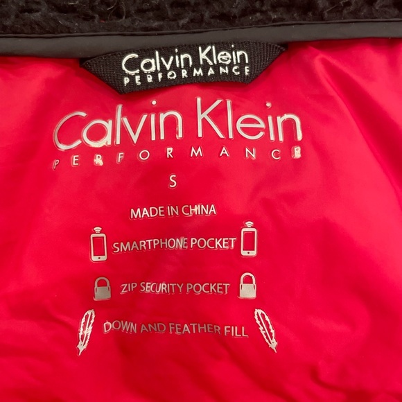 Red partial down red best , size small - Picture 2 of 7